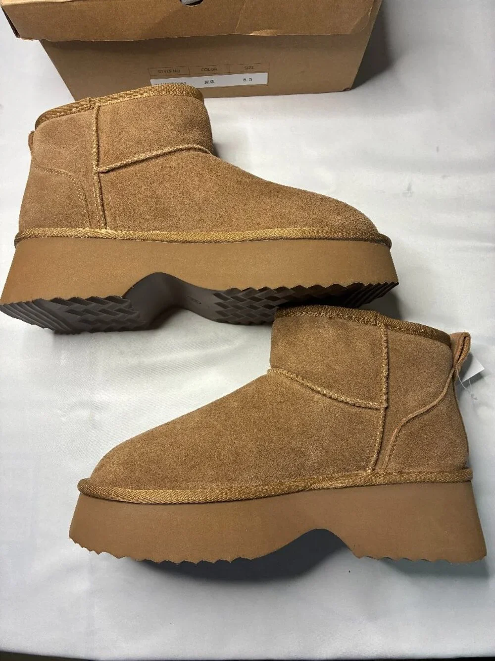 Fur Lined New Heights Chestnut Suede Platform Boots Womens Sz 8.5 Snow Fall